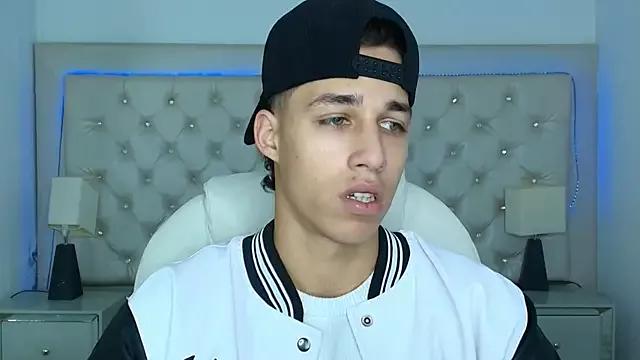 Freechat orionblaze69_ on StripChat