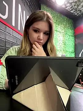 StripChat PumaShyXD is Freechat PumaShyXD — TAKE OFF MY PANTIES IN THE CAFE