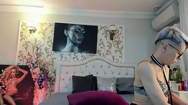 Freechat RosaCatalleya on StripChat