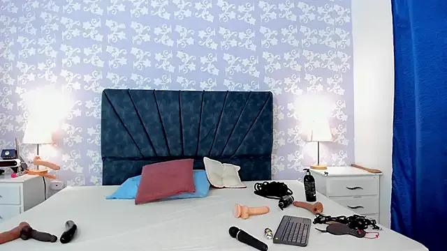 SalomeSimonz — plug anal