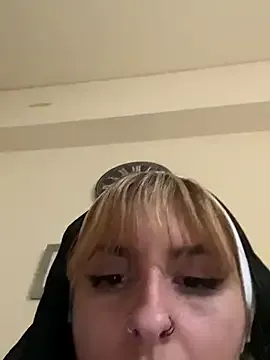 Sexy_Bulgarian_woman — Slap  my :ass: 20 times