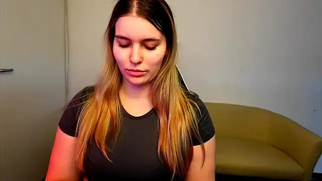 The captivating ShyHotNerd wants you to fuck her build now! ShyHotNerd from StripChat