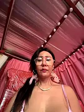 StripChat sweetieme is Freechat sweetieme — @fingering drippin pussy in squat nked