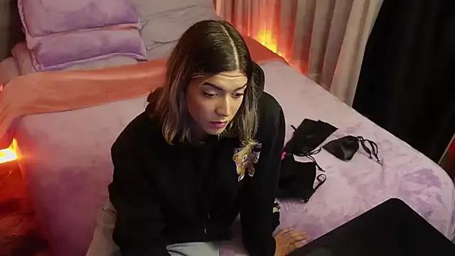 Freechat tay_ler3 on StripChat