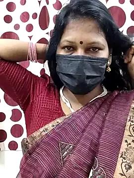 Freechat thamarai on StripChat