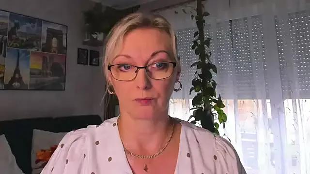 vanessa_chat — ....