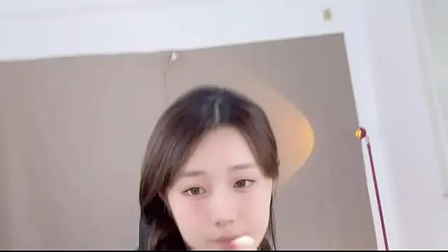 StripChat yiyi5588 is Freechat yiyi5588 — Freechat on StripChat