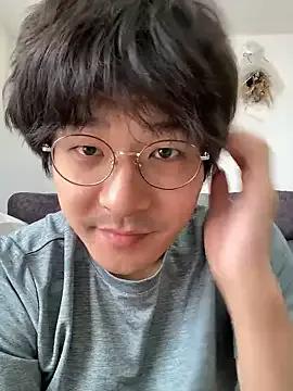 Freechat yuuki8910 on StripChat